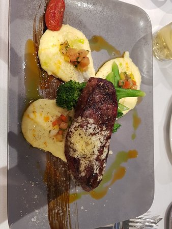 Tattersalls Hotel - Restaurant Guide 0