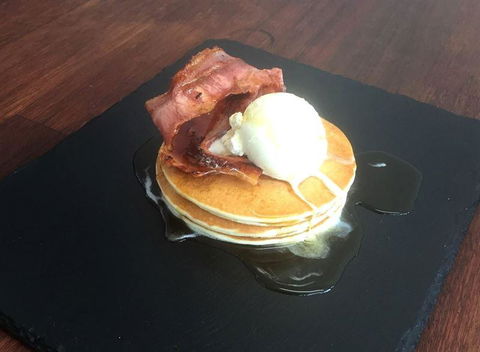 Reelax Cafe & Takeaway - Restaurant Guide 11