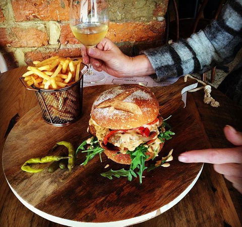 Victoria Hotel Bistro - Restaurant Guide 8