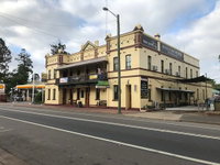 Horse and Jockey Hotel