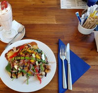 Brownie's On Budgewoi - Restaurant Guide