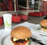 4 Bears Cafe - Restaurant Guide
