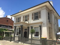 Montrose House on Riverbank