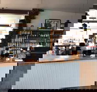 Kiki's In The Grove - Restaurant Guide