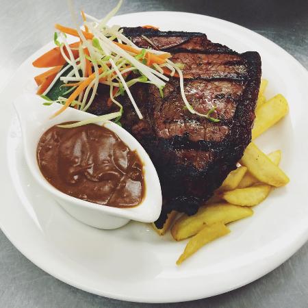 Sportsmen's Club Hotel - Restaurant Guide 0