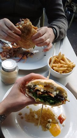 Two Hands - Restaurant Guide 0