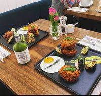Between Us - Restaurant Guide