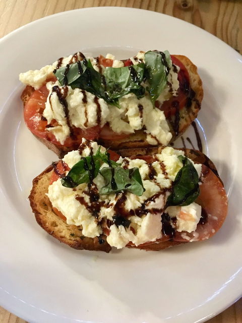 Fox And Hounds Restaurant - Restaurant Guide 0