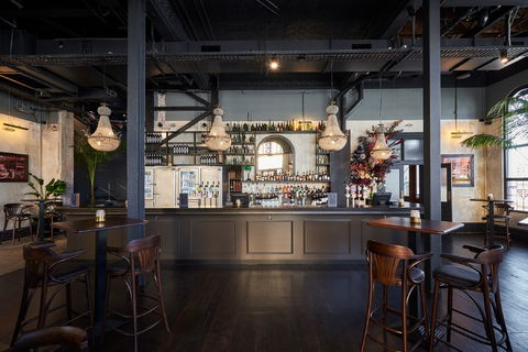 The Royal Hotel - Restaurant Guide 0