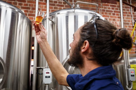 Two Heads Brewing - Restaurant Guide 1