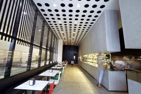 Caffe Moda - Restaurant Guide 0