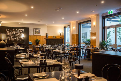 Deco Wine Bar And Restaurant - Restaurant Guide 0