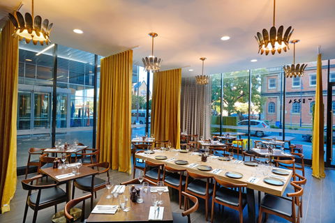 La Tierra Restaurant & Bar - Restaurant Guide 0