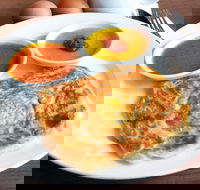 Unggal Ammas - Restaurant Guide