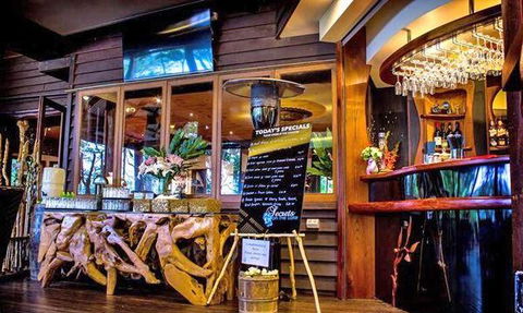 Secrets On The Lake - Restaurant Guide 3