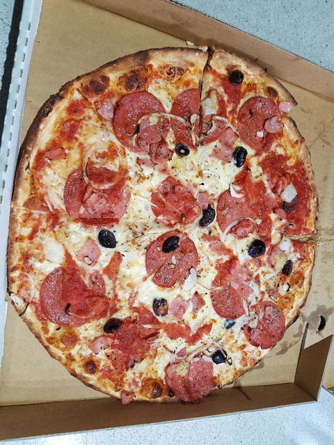 Goofy's Pizza House - Restaurant Guide 0