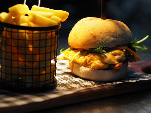 Magpie And Stump Hotel - Restaurant Guide 1