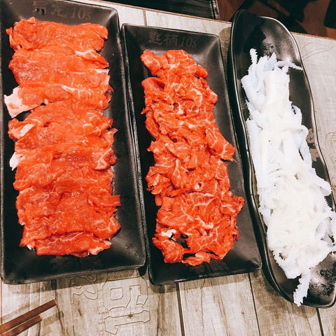 MooMoo Hotpot - Restaurant Guide 0