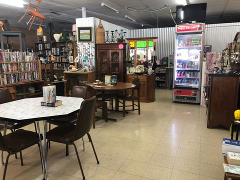 Wallaroo Treasures And Treats Cafe - Restaurant Guide 0