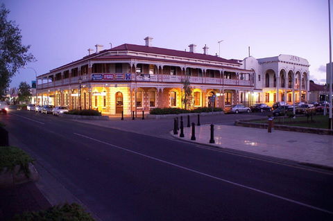 Jens Town Hall Hotel - Restaurant Guide 0