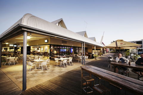 Kawana Waters Hotel - Restaurant Guide 0