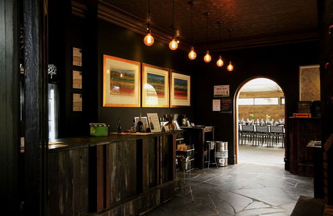 Maximilian's Restaurant - Restaurant Guide 1