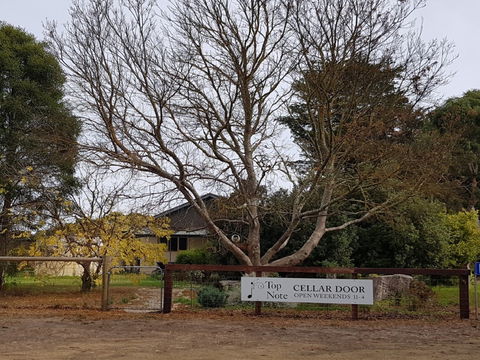 Top Note Vineyard - Restaurant Guide 0