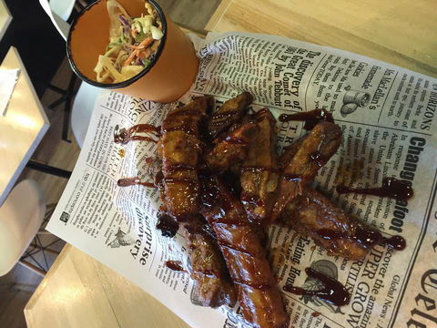 Vibez Cafe - Restaurant Guide 0