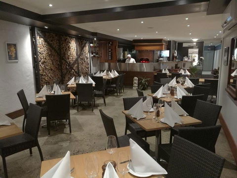 Etna Trattoria Pizza - Restaurant Guide 0