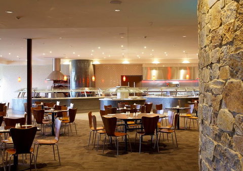 Sanctuary Lakes Hotel - Restaurant Guide 0
