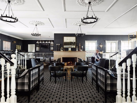 Epoche Lounge Bar - Restaurant Guide 1