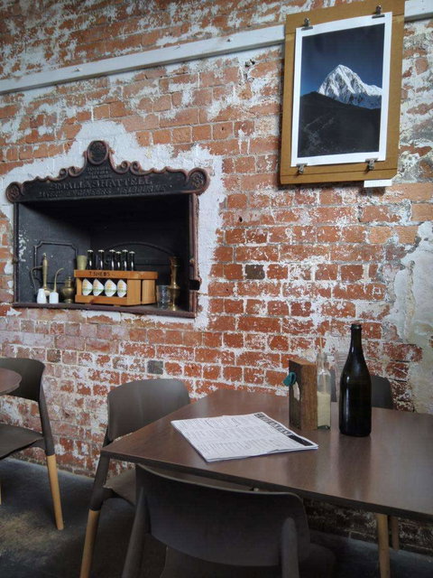 Laneway - Restaurant Guide 1