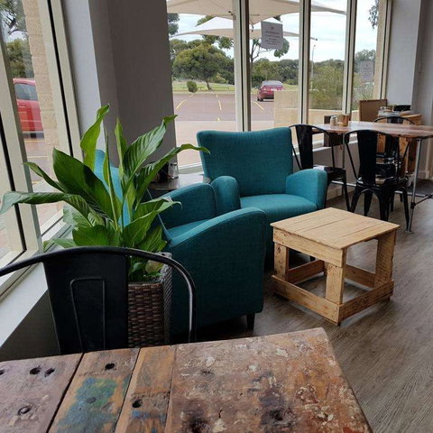 Charthouse Cafe - Restaurant Guide 0