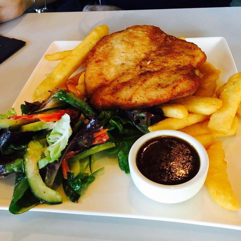 Iluka Tavern - Restaurant Guide 0