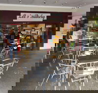 Lee's Bakery - Restaurant Guide