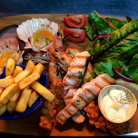Merry Street Restaurant And Bar - Restaurant Guide 1