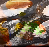 Quang Vinh - Restaurant Guide