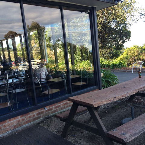 Cityview Bar And Grill - Restaurant Guide 0