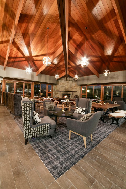 Peaks Restaurant & Bar - Restaurant Guide 0