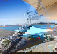 Queen's Wharf Hotel - Restaurant Guide