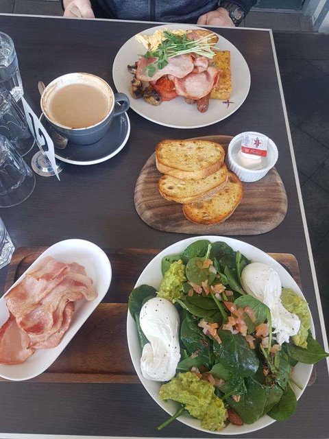 Un Caffé - Restaurant Guide 0