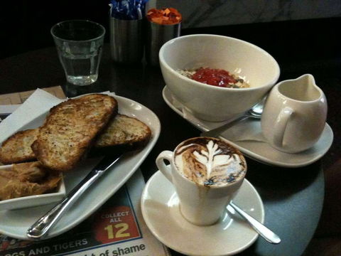 Luxe Espresso - Restaurant Guide 0