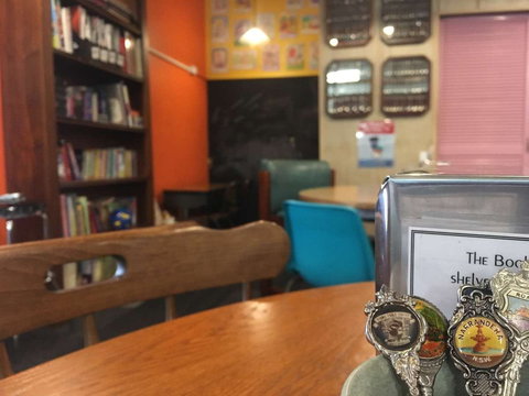 Round Table Coffee - Restaurant Guide 0