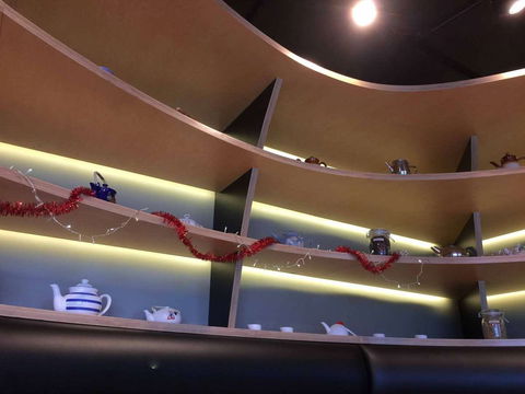 Silk Flower Coffee & Tea House - Restaurant Guide 0