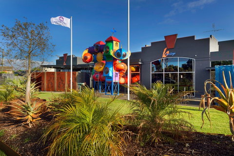 Buckley's Entertainment Centre - Restaurant Guide 1