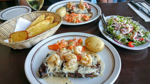 Donegan's Steakhouse - Restaurant Guide 0