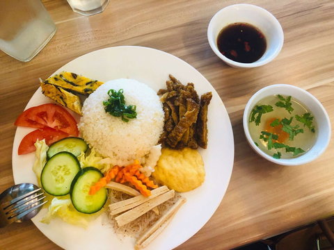 Chilli 'n' Chive - Restaurant Guide 0