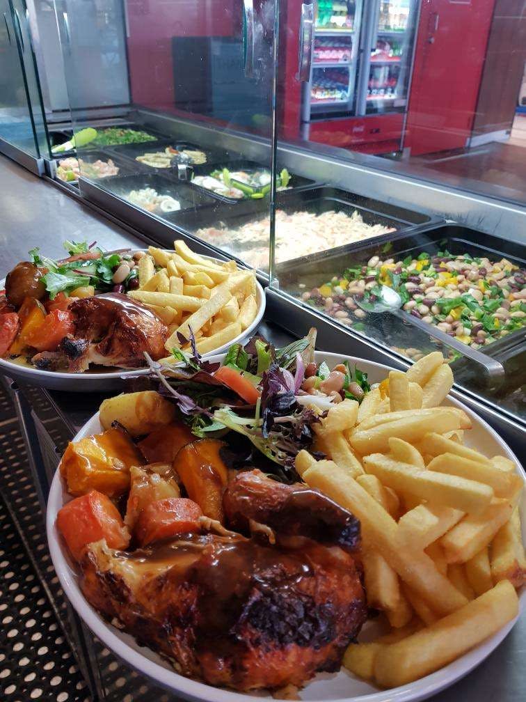 Rooster Rocks Greenvale
