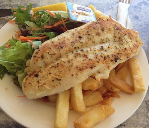 Three Fish Cafe - Restaurant Guide 1