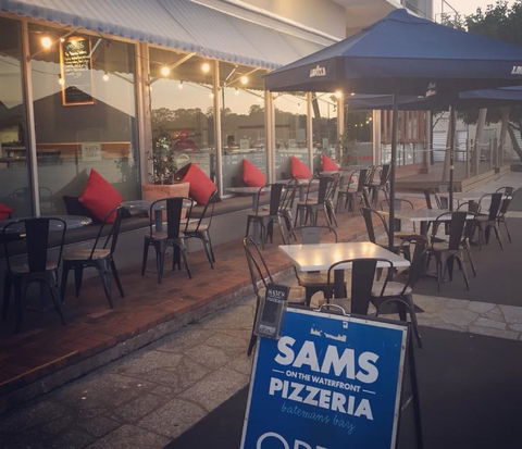 Sam's Pizzeria On The Waterfront - Restaurant Guide 2